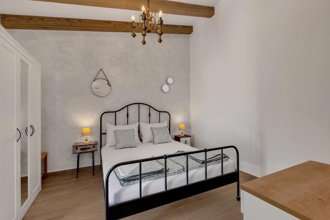 New! Milan's House With Pool, Mediterranean Villa *