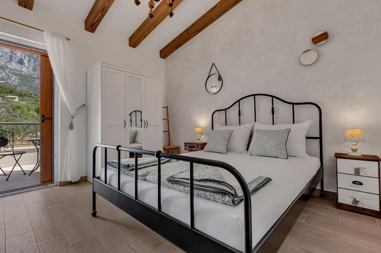 New! Milan's House With Pool, Mediterranean Villa