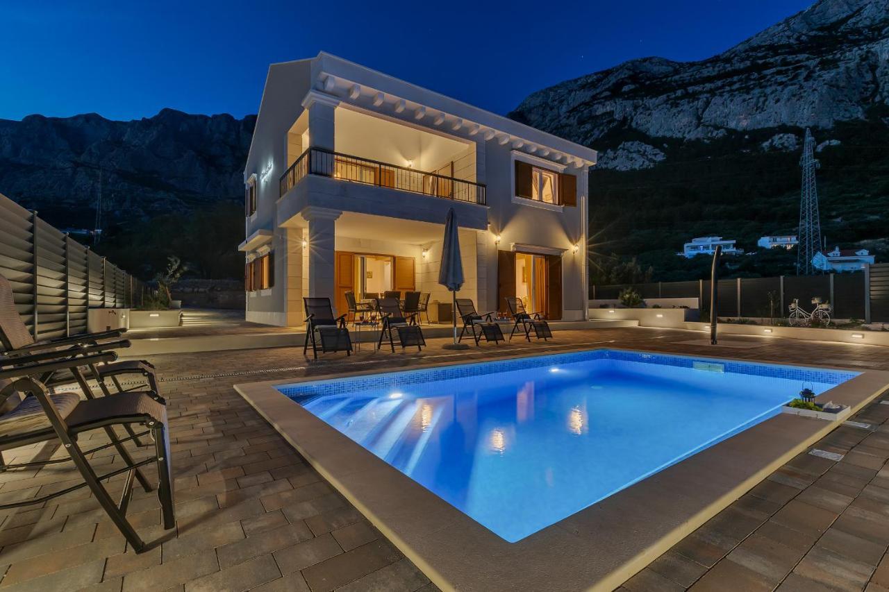 New! Milan's House With Pool, Mediterranean *