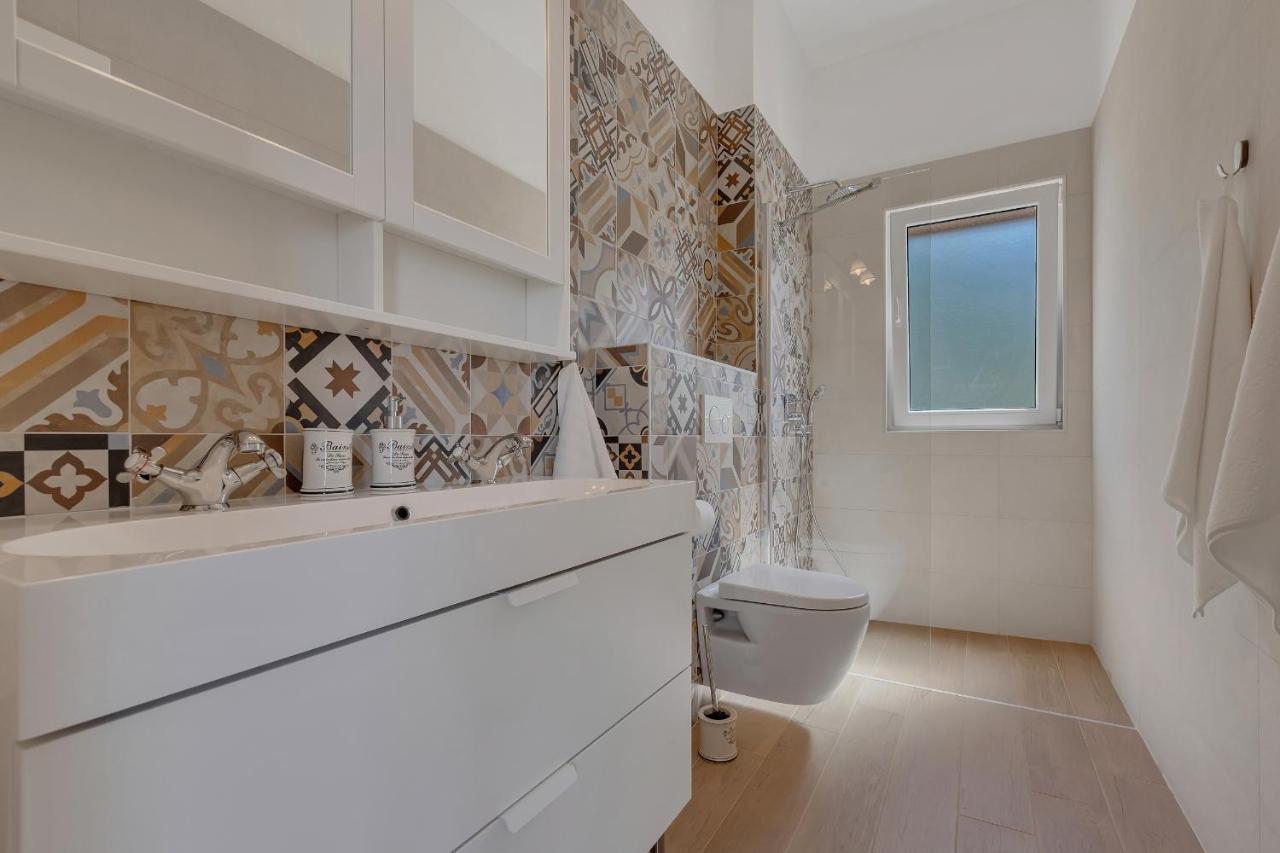 New! Milan's House With Pool, Mediterranean *