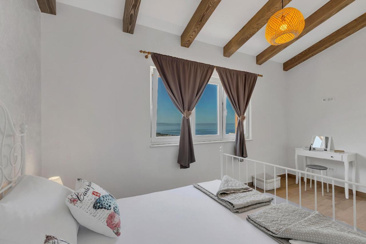 New! Milan's House With Pool, Mediterranean