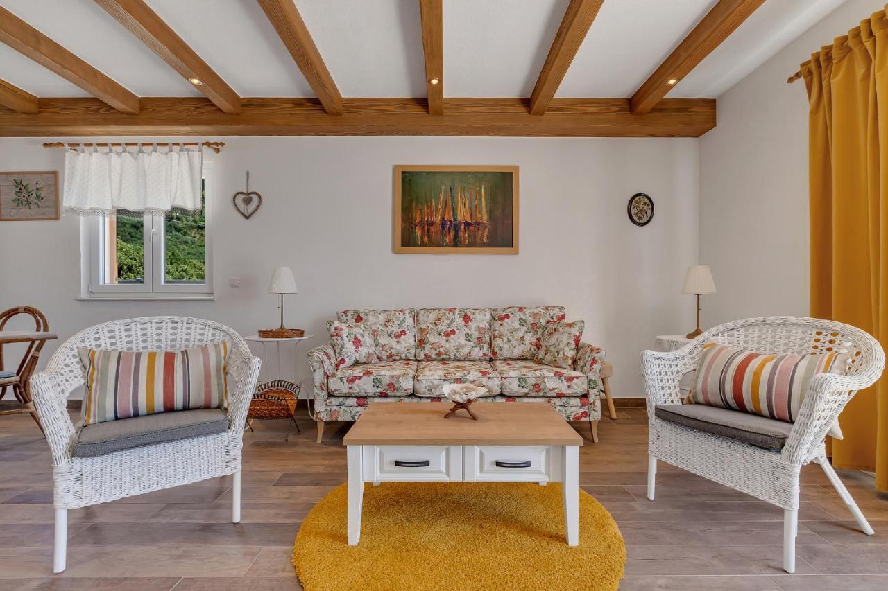 Villa New! Milan's House With Pool, Mediterranean