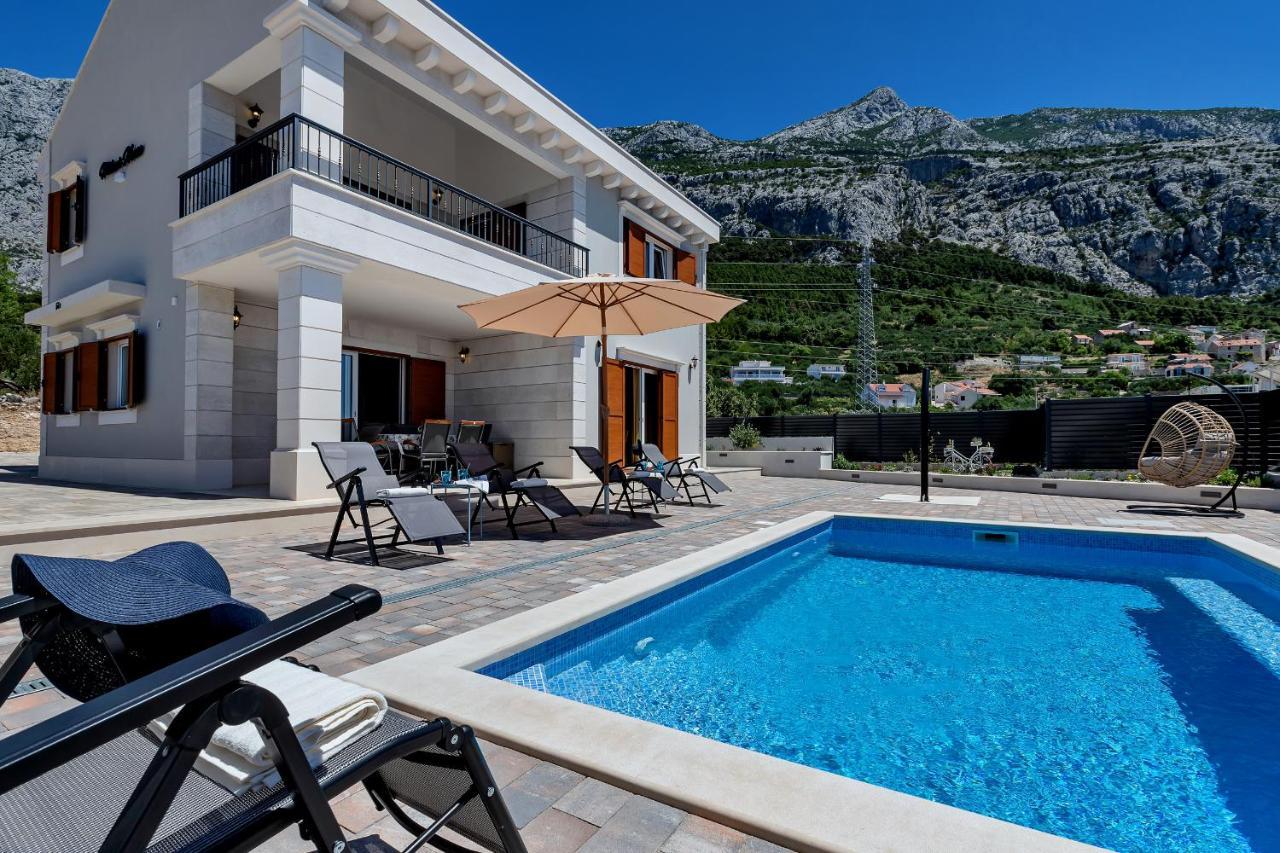 Villa New! Milan's House With Pool, Mediterranean