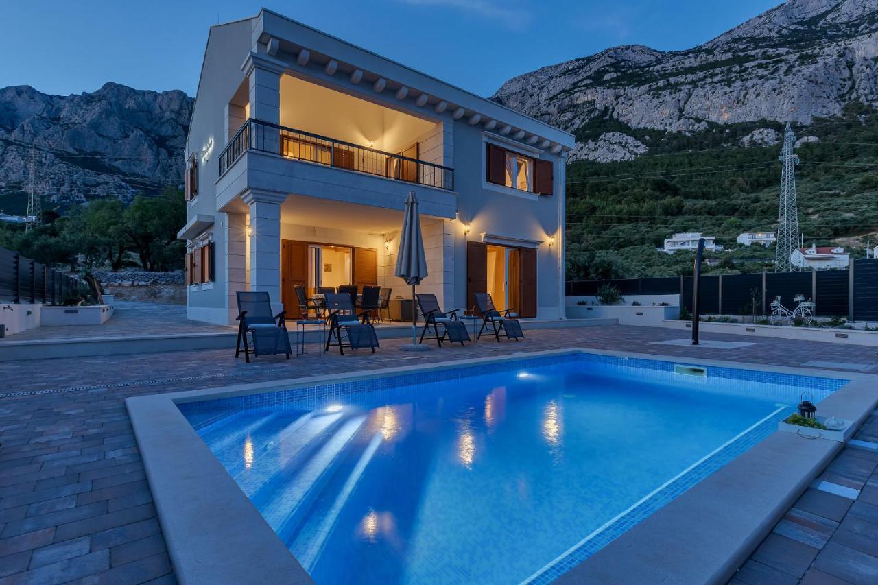 New! Milan's House With Pool, Mediterranean