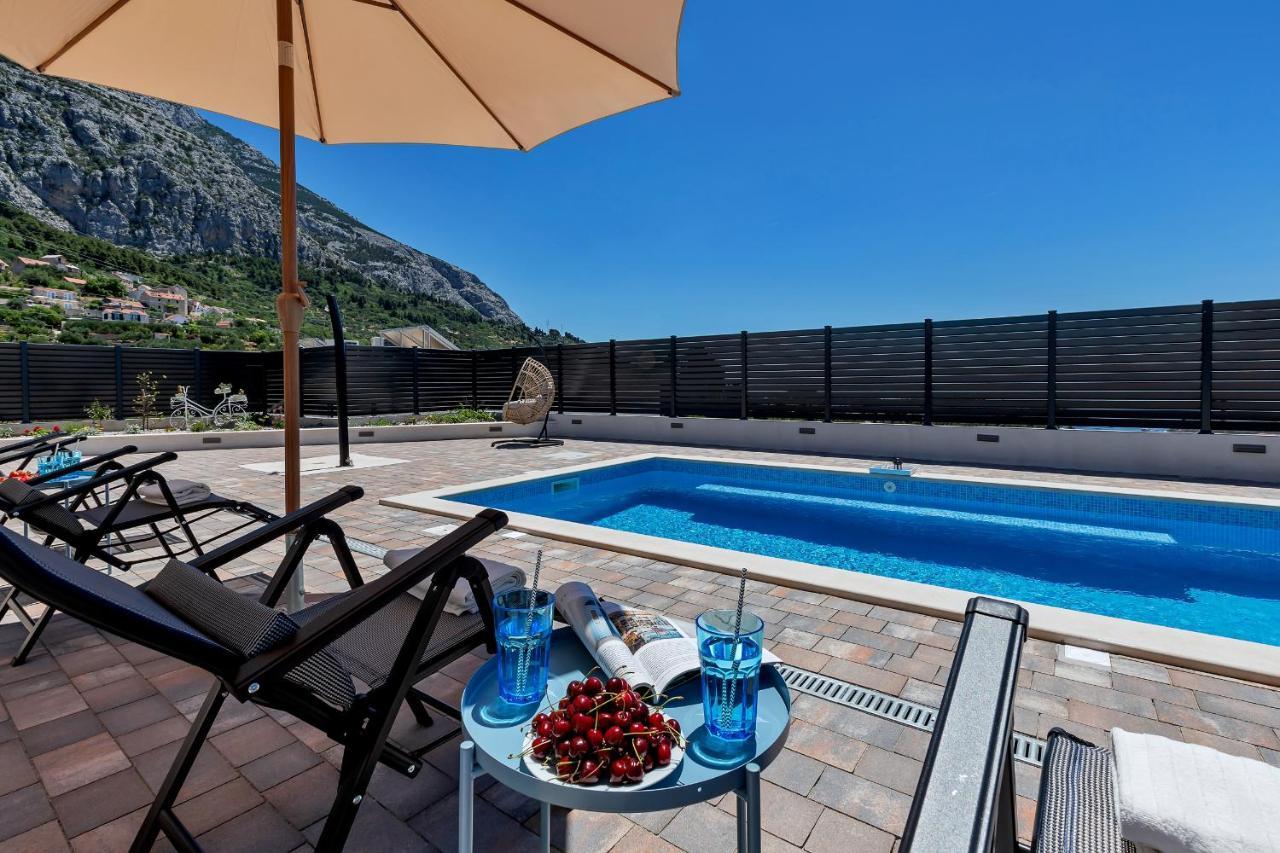 New! Milan's House With Pool, Mediterranean